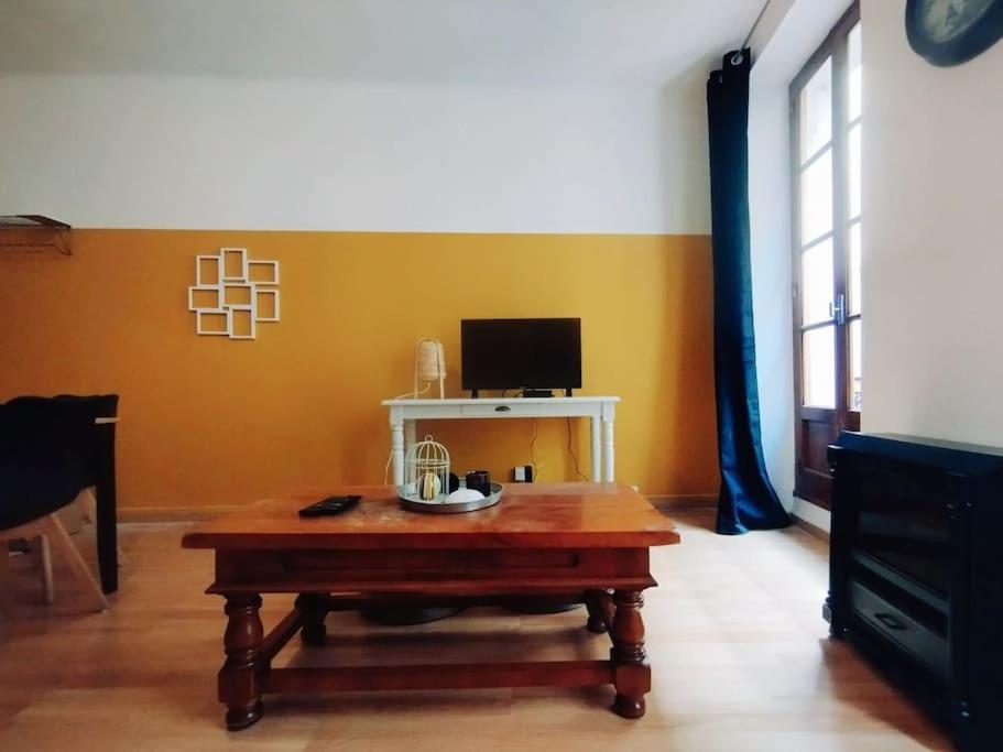 Appartement En Plein Centre. Carpentras Ngoại thất bức ảnh